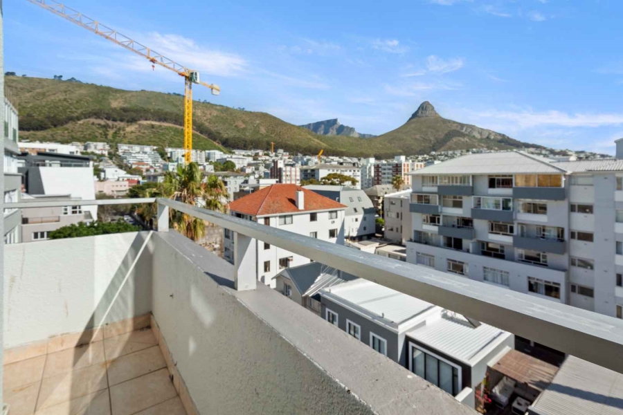 2 Bedroom Property for Sale in Sea Point Western Cape